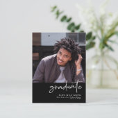 黒モダンおもしろいスクリプシンプルト写真卒業 案内ポストカード (スタンド正面)