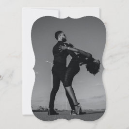 黒モダンと白のスクリプトのカップルの写真結婚 招待状