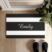 黒モダンと白のストライプ文字 ドアマット