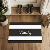 黒モダンと白のストライプ文字 ドアマット