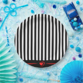 黒モダンと白のストライプ赤いハート ペーパープレート (パーティー)