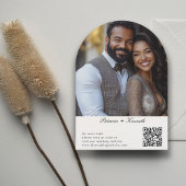 黒モダンと白のテクスチャアーチQRの結婚写真 招待状