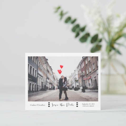 黒モダンと白の写真日付を保存 案内ポストカード (スタンド正面)