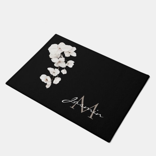 黒モダンと白の蘭のフローラモノグラム ドアマット (アングル)