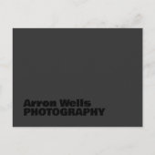 黒モダンと黒のはっきりしたタイポグラフィQRコード ポストカード (正面)