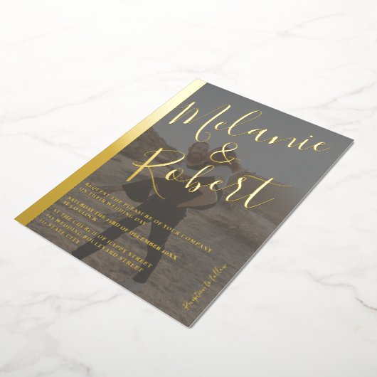 黒モダンはっきりした結婚2枚の金ゴールドストライプ 箔招待状 (回転した状態)