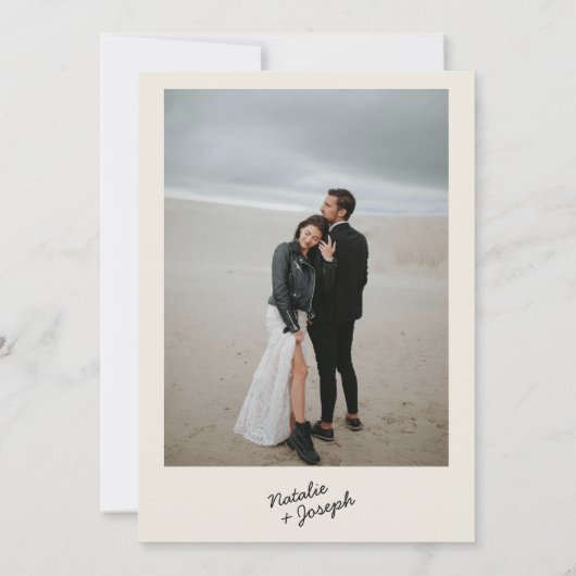 黒モダンクリームレトロお洒落フォト結婚ズ 招待状 (裏面)