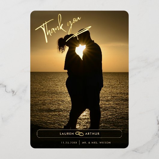 黒モダンシックミニマル写真結婚の感謝 箔招待状 (正面)