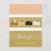 黒モダンパーソナライズされた、白、金ゴールドのカボチャ シーズンポストカード (正面)