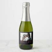 黒モダンピンク書道写真結婚のミニ スパークリングワインラベル (正面)