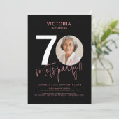 黒モダンピンク70誕生日 招待状 (スタンド正面)