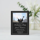 黒モダン卒業写真招待状はがき ポストカード (スタンド正面)