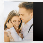 黒モダン婚式RSVP詳細QRコード写真 三つ折り招待状 (内部最初)