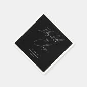 黒モダン字スタイリッシュ結婚名 スタンダードカクテルナプキン (角)
