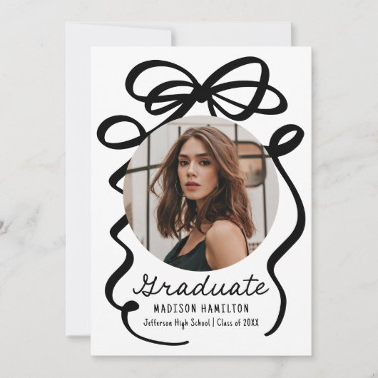 黒モダン弓エレガント2写真卒業 案内状 (正面)