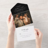 黒モダン書写真ウェディングRsvp オールインワン招待状 (貼ってはがせる)