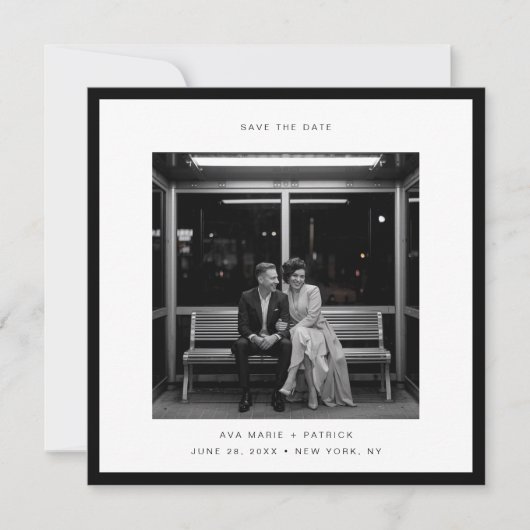 黒モダン枠タイポグラフィ結婚の日救付 招待状 (正面)