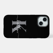 黒モダン灰色スクリプトモノグラム iPhone 15ケース (裏面横)