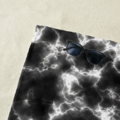 黒モダン白の大理石パターン ビーチタオル (インサイチュ)