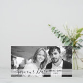 黒モダン白救日付フォトカード セーブザデート (スタンド正面)