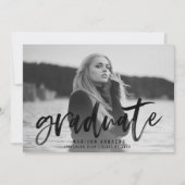 黒モダン筆スクリプト写真卒業パーティー 招待状 (正面)