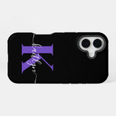 黒モダン紫スクリプトモノグラム iPhone 16ケース (裏面横)
