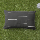 黒モダン線と白のオフセット線装飾用クッション アウトドアクッション (芝生)