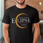 黒モダン色と金ゴールド2024テキサス州総太陽の食 Tシャツ<br><div class="desc">2024年モダンブラック&金ゴールド2024年テキサス州太陽のトータルEclipseTシャツは、この珍しい天体イベントの記念の作品でスタイリッシュす。このシャツはトータルEclipseの優雅さと感動を取り入れてい太陽のる。2024年は大胆に展示され、テキサス州の位置とともに、この忘れられない現象の永遠の形見として機能する。あなたは天文学の愛好家であれ、単にファッションを愛しユニークても、このシャツは日食の興奮を披露するのに最適な太陽の方法だ。この宇宙祝的なスタイルのイベントとTシャツデザインの記憶を独占的創り出そう。</div>