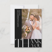 黒モダン色の写真の結婚タイポグラフィ サンキューカード (正面)