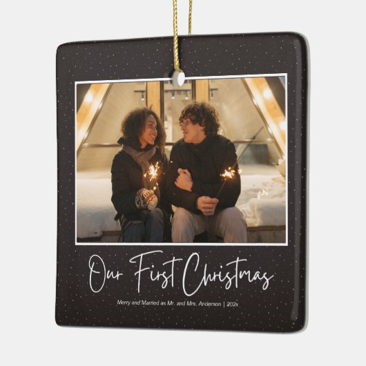 黒モダン色の初めてのクリスマスがミセス結婚したと同じように セラミックオーナメント (左)