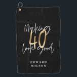 黒モダン金ゴールドタイポグラフィ40歳 ゴルフタオル<br><div class="desc">黒モダンと金ゴールドのタイポグラフィ40歳の誕生日プレゼント。コレクションの一エレガント部スタイリッシュです。</div>