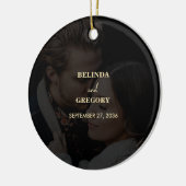 黒モダン金ゴールドフォトオーバーレイ結婚ズ セラミックオーナメント (左)