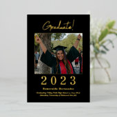 黒モダン金ゴールド写真卒業のお知らせ 箔招待状 (立ち正面)