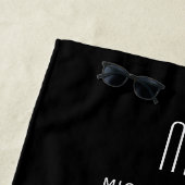 黒モノグモダンラム ビーチタオル (インサイチュ)