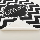 黒モノグラムのと白のシェブロン シェルパブランケット (3/4)