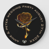 黒モノグラムのの上のバラの黄金の炎 ラージ壁時計 (正面)