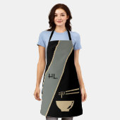 黒モノグラムのユニークアジアエプロン/箸 エプロン (着用した状態)