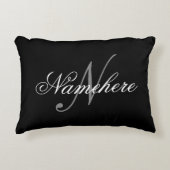 黒ユニークパーソナライズされた名モノグラム アクセントクッション (正面)
