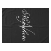 黒ユニークパーソナライズされた名モノグラム テーブルクロス (正面(横))