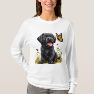 🐾 黒ラブラドールの子犬と蝶のキュートなドッグアート 🐾 Tシャツ