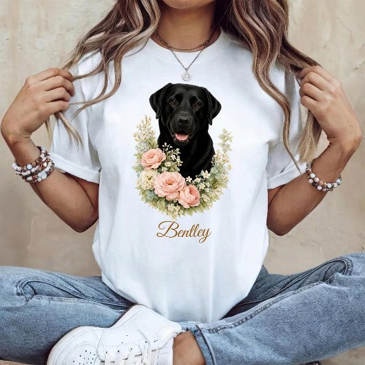 黒ラブラドールの花の肖像 Tシャツ