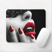 黒レースマスクを持つ美しい女性 マウスパッド (マウス)
