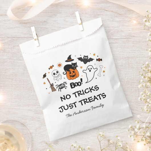 黒不気味とオレンジのハローウィンパーティ フェイバーバッグ (クリップ留めされた状態)