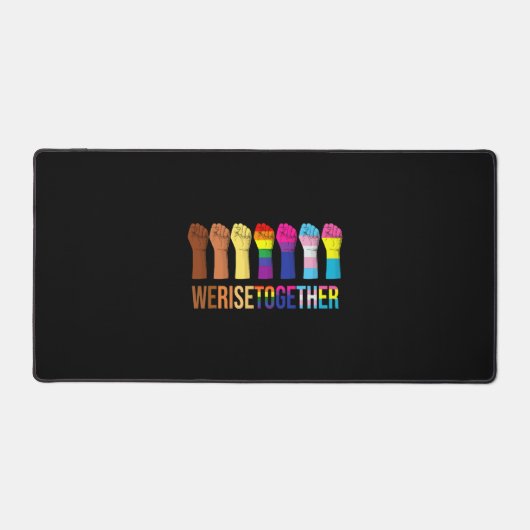 黒人のLGBTゲイプライドを支援する私たちは共に立ち上がる デスクマット (正面)