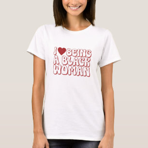 黒人女性であることを愛しています 赤いバブルレター プライド Tシャツ