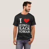 黒人女性であることを愛しています Tシャツ (正面フル)