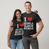 黒人女性であることを愛しています Tシャツ (ユニセックス)