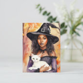 黒人女性の魔女と猫の秋の水色 ポストカード (スタンド正面)