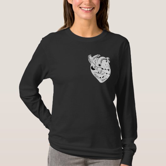 黒人女性ハートグラフィックTシャツ Tシャツ (正面)