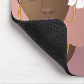 黒人女性ピンクアフロ、オレンジピンクパープルストライプズ マウスパッド (コーナー)